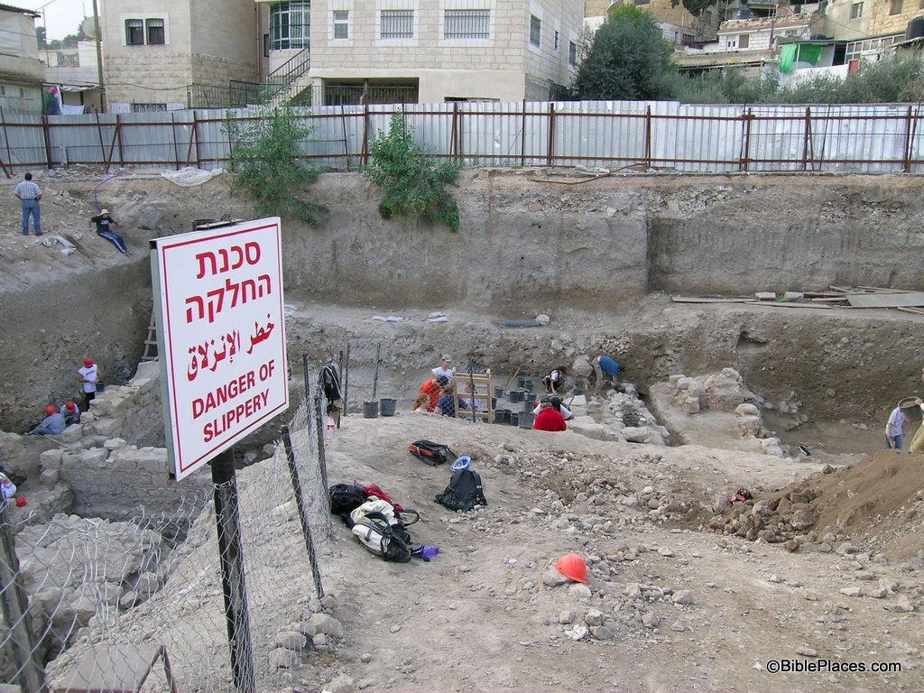 [City of David excavation with danger of slippery sign, tb112503932[4].jpg]
