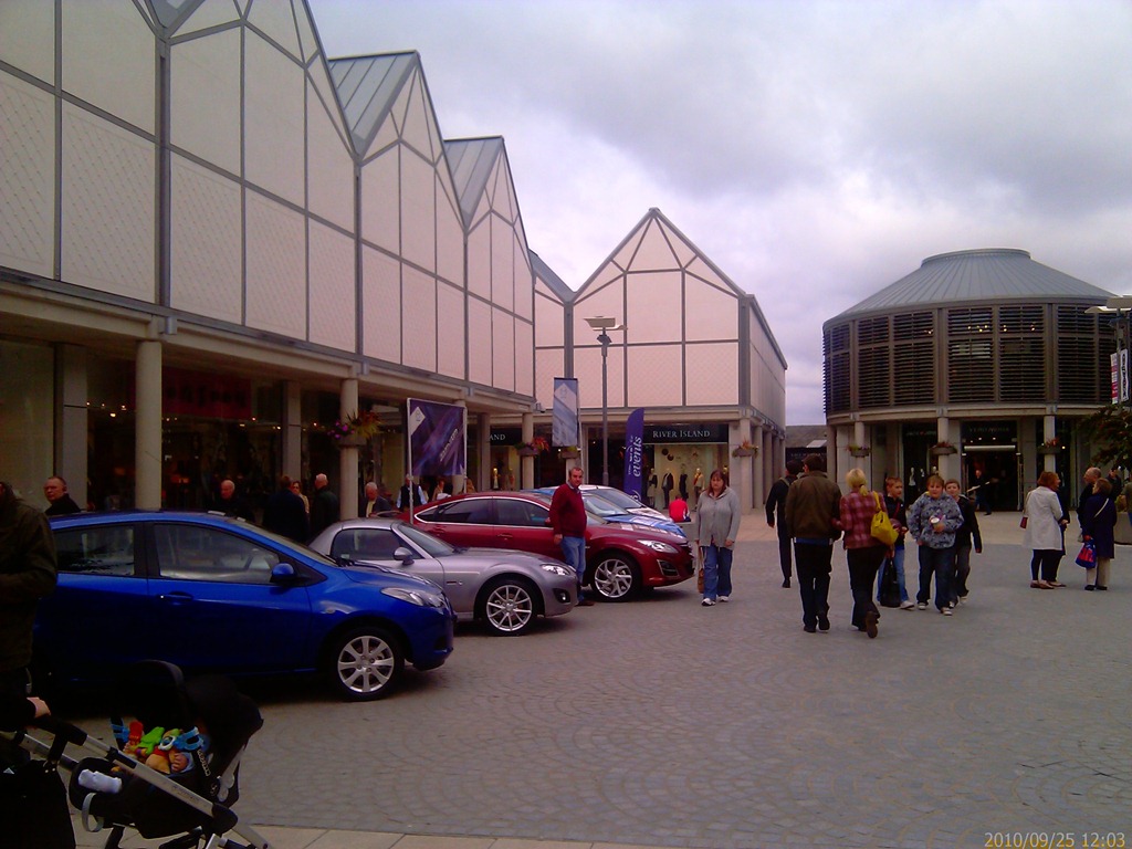 [ShoppingCentre13.jpg]