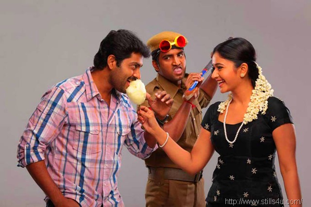 [narian_with_poonam_bajwa[11].jpg]
