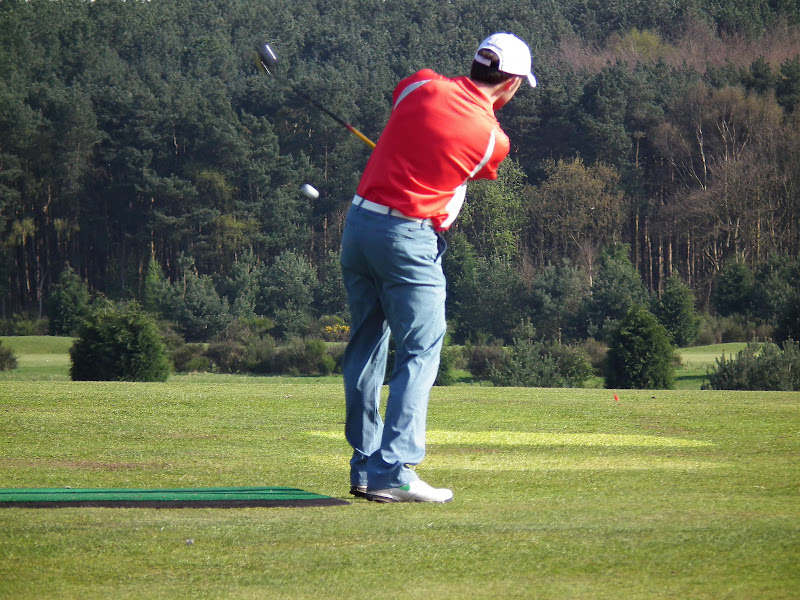 Golfer%20Taking%20Shot%20462-2.jpg