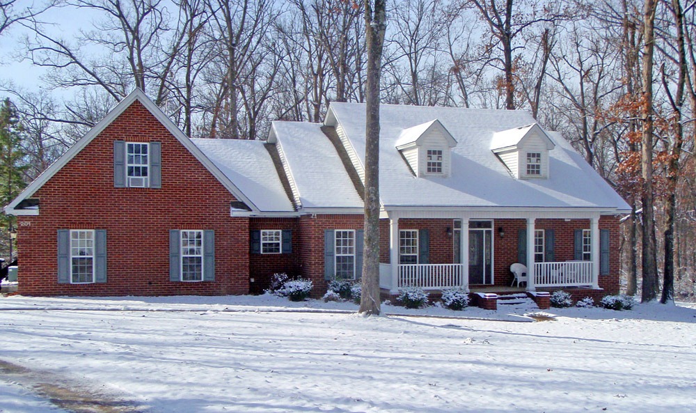 [house in snow[4].jpg]