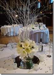 white-wedding-flowers-winter-amaryllis-ffce