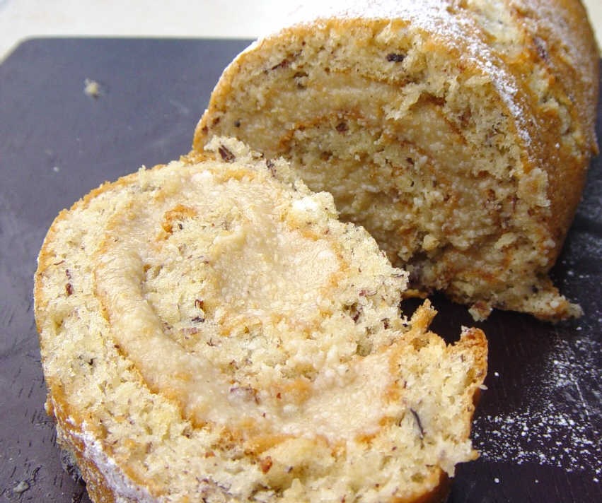 [Hazelnut-Roulade-65.jpg]