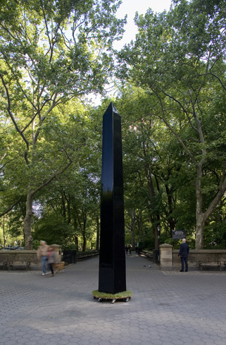 Obelisco Transportable by Damián Ortega