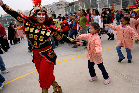 Carnaval de Tarragona, Divendres (24.02.2006)Tombet del Carnestoltes i el seu sèquit per escoles illars d'infants.