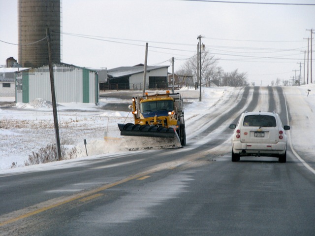 [8334 Snow Plow on US 63 NY[2].jpg]