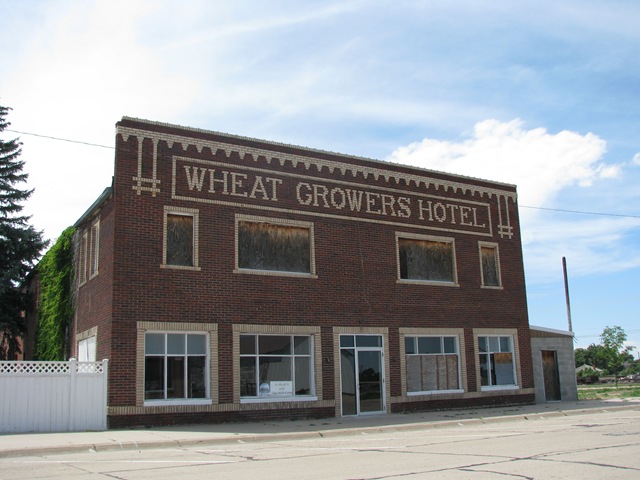 [1071 Wheat Growers Hotel Kimball NE[2].jpg]