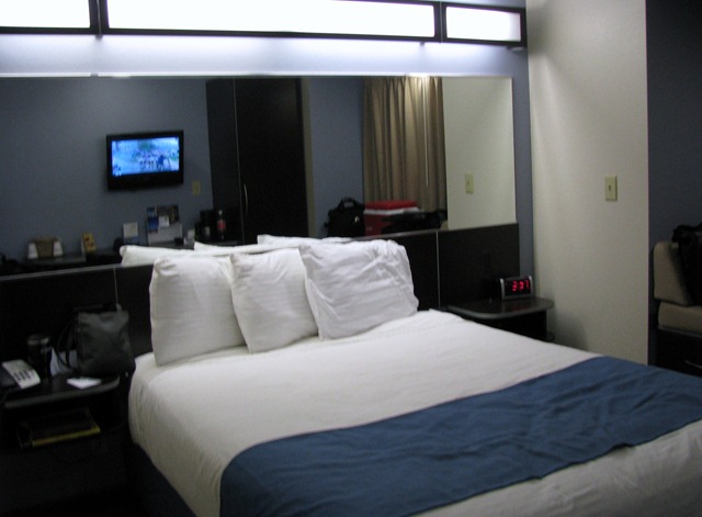 [7309 Our Hotel Room[2].jpg]