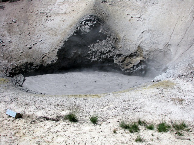 [9187 Mud Volcano Mud Volcano Area YNP WY[2].jpg]