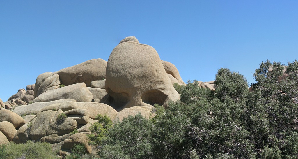 [2927 Skull Rock Joshua Tree National Park CA Stitch[3].jpg]
