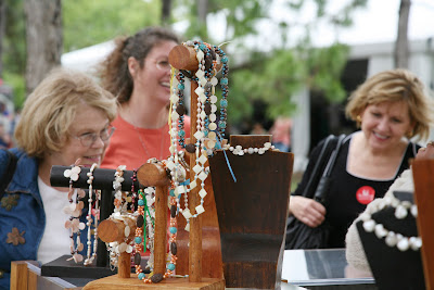 jewelry vendor