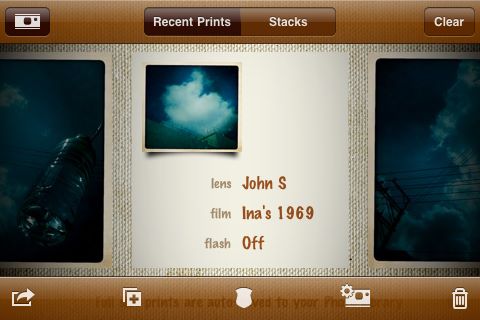 點按相片即顯示所使用之鏡頭、底片、閃燈等資訊