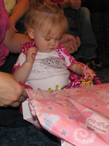 [Zoe 12 months Zoes Birthday Party 114[3].jpg]