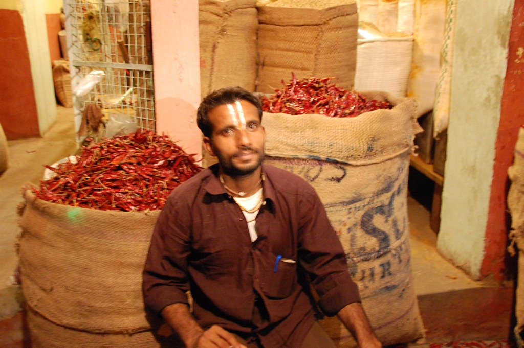 [India 2010 -  Jaipur , paseo nocturno por el mercado , 15 de septiembre   65[3].jpg]