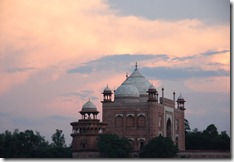 India 2010 - Agra , Taj Mahal , desde el rio , 17 de septiembre   23