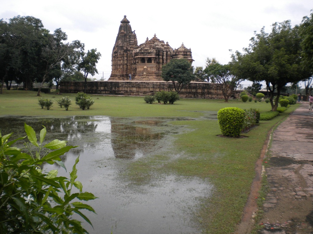 [India 2010 -Kahjuraho  , templos ,  19 de septiembre   142[3].jpg]