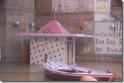 India 2010 -Varanasi  ,  paseo  en barca por el Ganges  - 21 de septiembre   48