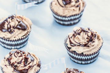 Cookies and Cream Cheesecake Cupcakes