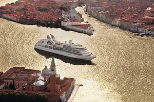 Seabourn Odyssey coasts through spectacular Venice.