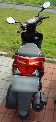 [Motor]都會專屬、輕巧靈動！SUZUKI AZ 125試駕心得！ - 阿祥的網路筆記本