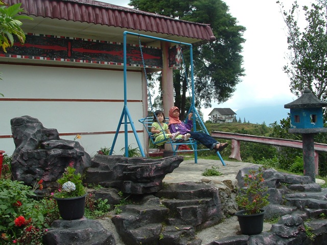 [AfterlunchdiBerastagi2.jpg]