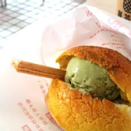 楓茶記冰火菠蘿油