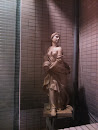水瓶女神雕像