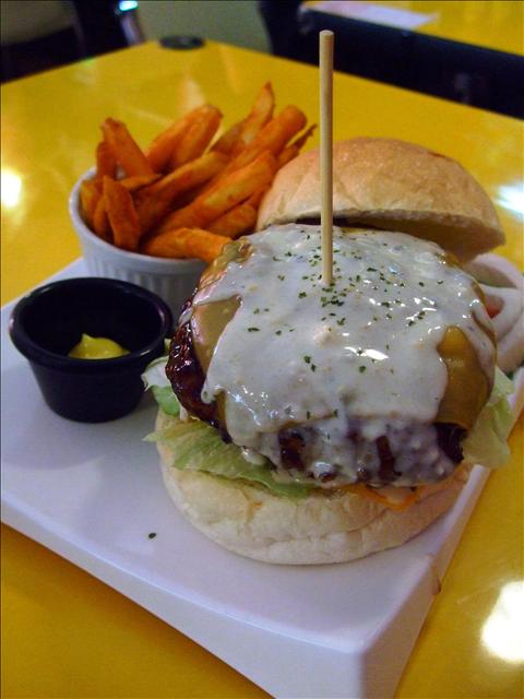 Sunday's  Burger