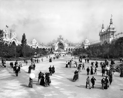 Exposition universelle de 1900, Paris. Les jardins du Champ de Mars et le palais de l'Electricité.