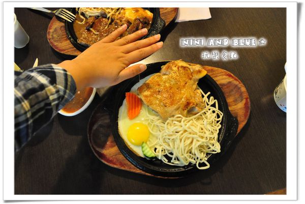 西屯路改名過的平價牛排"牛牛屋"，原"蓋世牛排"