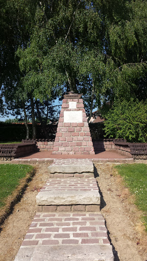 Beaurains - Mémorial du Royal Tank Regiment