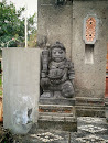 Gupolo Kenangan Statue
