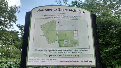 Shoreditch Park, New North Road Entrance