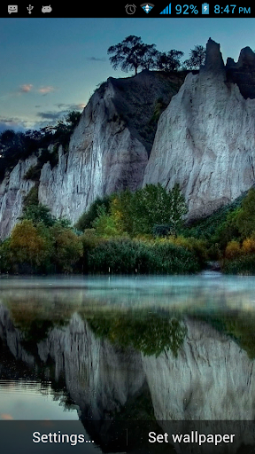 Reflections Live Wallpaper