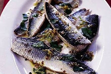 Grilled herrings with mustard & basil dressing