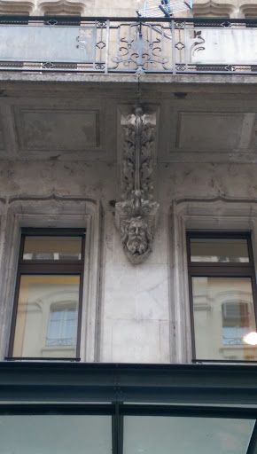 Genève, Sculpture Sous Balcons
