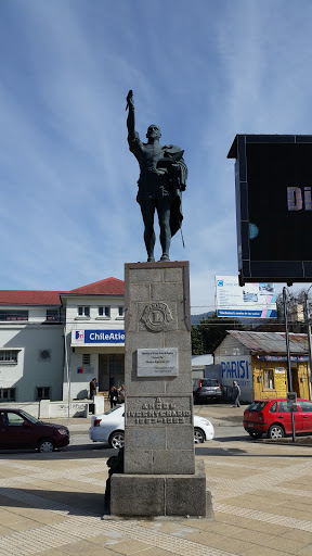 Estatua Poeta Pedro De Oña