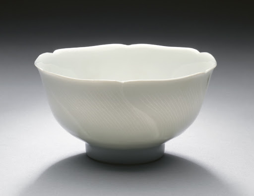 Small Bowl (Wan) in the Form of a Gardenia