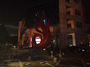 深圳新闻大厦门口的雕塑