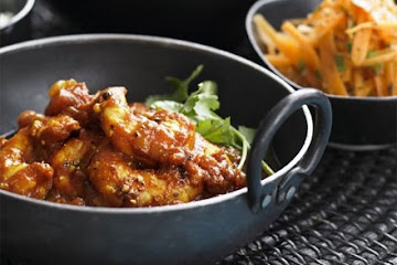 One-pan prawn & tomato curry