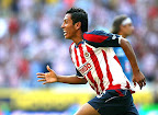 Omar Esparza festejando gol