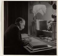 Willem Drees aan zijn bureau