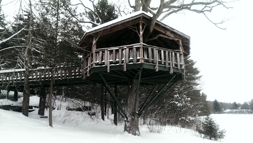 Oakledge Park Treehouse 