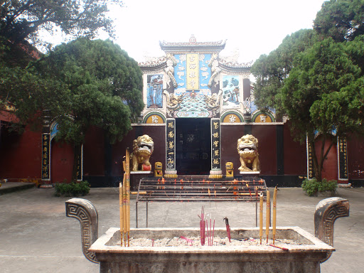 西林寺正门