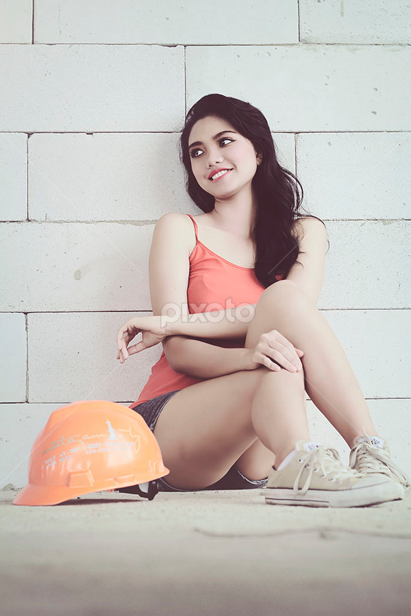 Sexy Yunike Varenty by Jnr Lavigne - People Portraits of Women