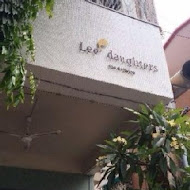 Lee & daughters 李氏商行