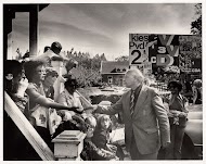 Den Uyl op verkiezingstournee