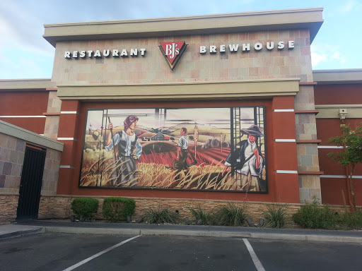 Restaurant Bj's Brewhouse Country Life Mural