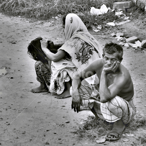 Life on Road Side by Emon  Jaman - Black & White Portraits & People