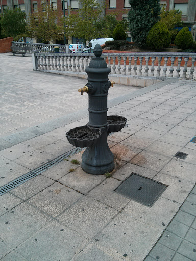 Fuente Ugarteko Plaza 